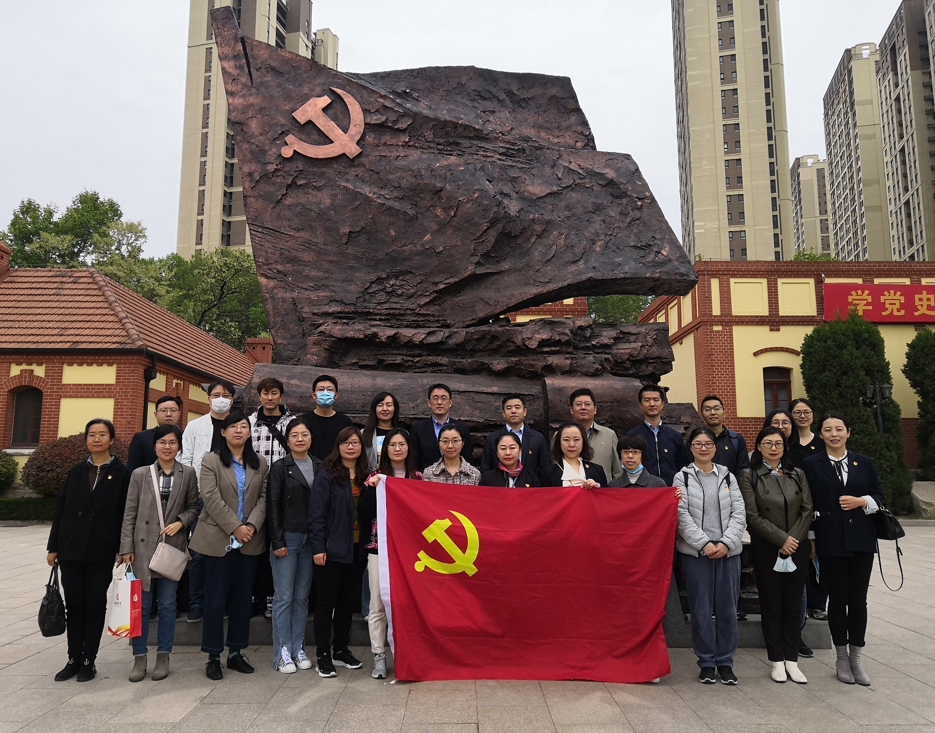 ccd58cd5b74c433aa9ba30b3fc21d52.jpg